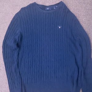 Gant polotröja  - Säljer min gant tröja, använd ett par gånger men är i en bra skick. Hör av er kring funderingar.