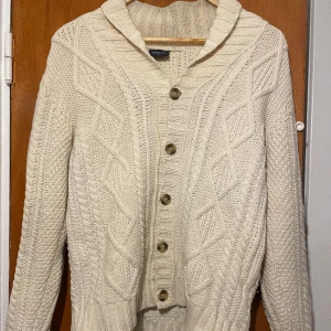 Stickad kofta - Supermysig stickad kofta från Boomerang, perfekt till vintern❄️