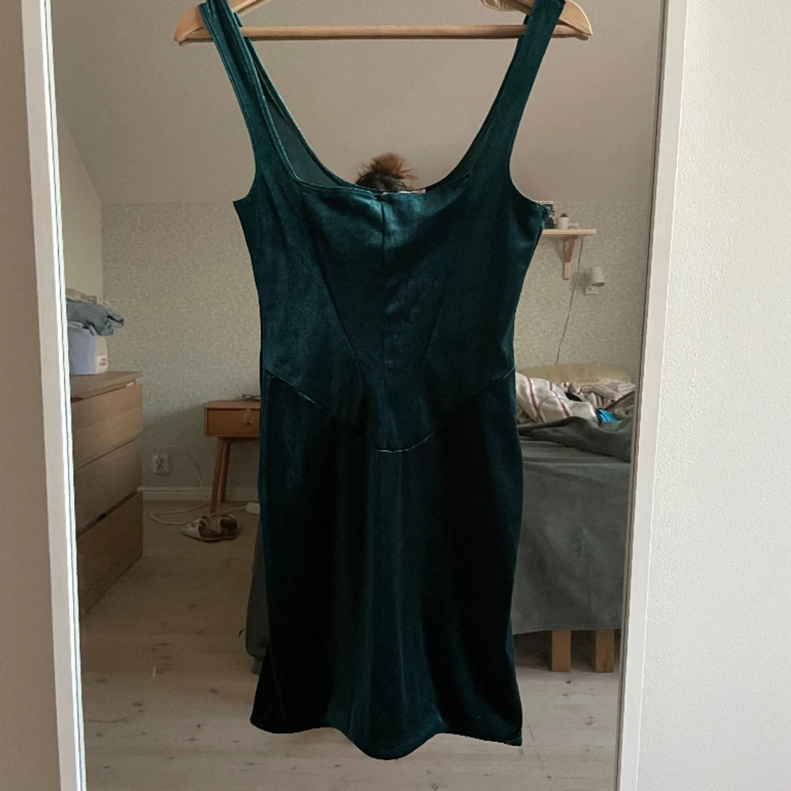 Sammetsklänning från Nelly