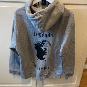 Jätte snygg slutsåld hoddie! 