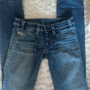 Lågmidjade jeans  - Säljer dessa as snygga Lågmidjade diesel jeans då de är för stora på mig, köpta här på Plick och aldrig använda av mig,