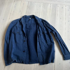 Arket Overshirt  - Overshirt arket i tunn bomull klarblå färg 