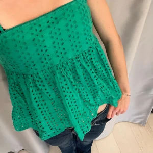 Sommar topp - Säljer min fina sommar topp ifrån bikbok i storlek xs, passar även S, väldigt fin topp nu till sommaren köpt i somras förra året💖 sparsamt använd!! 