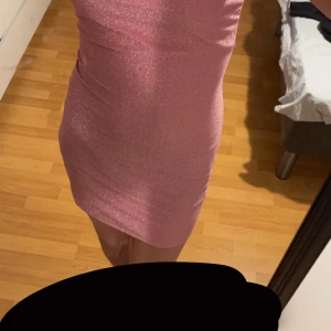 Klänning  - Klänning 