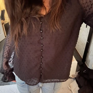 Blus  - Så fin blus jag köpt second hand med är från Shein, hör av er vid fler bilder❤️