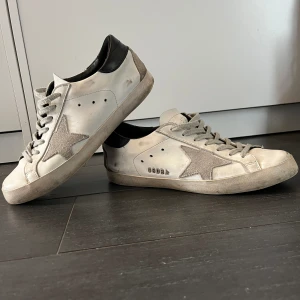 Golden goose - Skit feta golden goose i skick 7/10.box ingår.pris kan diskuteras.mvh /reselluxe