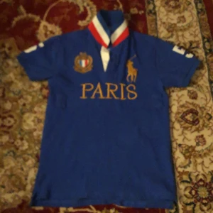 Ralph lauren polo - Custom fit storlek S Knappt använd och bra skick Fråga om mått eller andra frågor