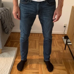 Ralph lauren jeans  - Storlek 32/32 slim fitt  Knappt använda skick 10/10 Köpta för 1400 mitt pris 650