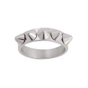 intressekoll på denna super fina ”single peak ring” från edblad i storlek s! i nyskick & inga slitningar alls💘