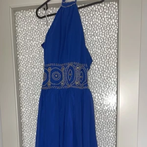 Balklänning st36 - Balklänning storlek 36 oanvänd. Pris 450kr