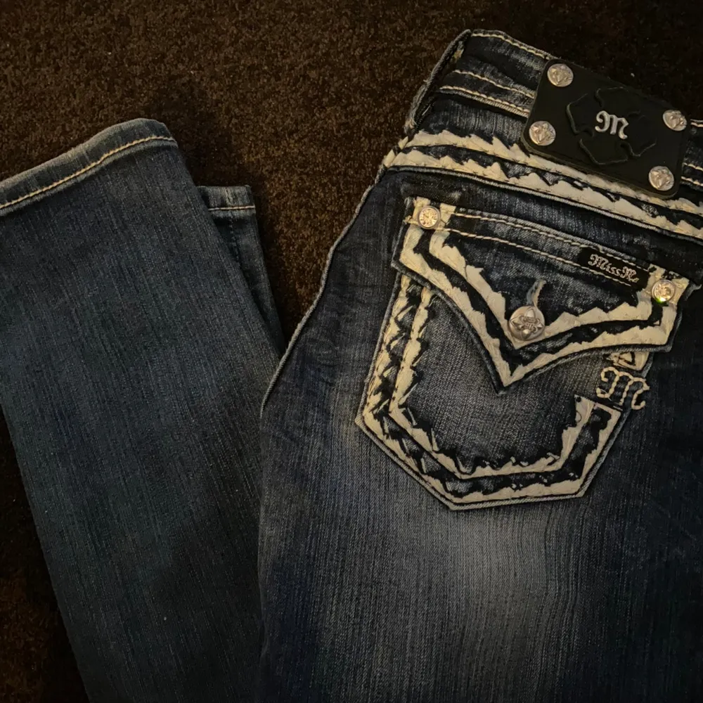 Jättesnygga jeans i rak modell som knappt är använda!. Jeans & Byxor.