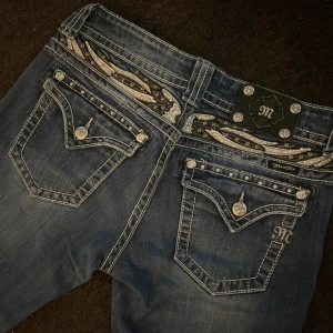 Miss Me jeans - Jättesnygga jeans i rak modell som knappt är använda, utan defekter!