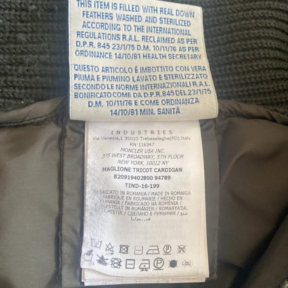 Moncler Cardigan - 93