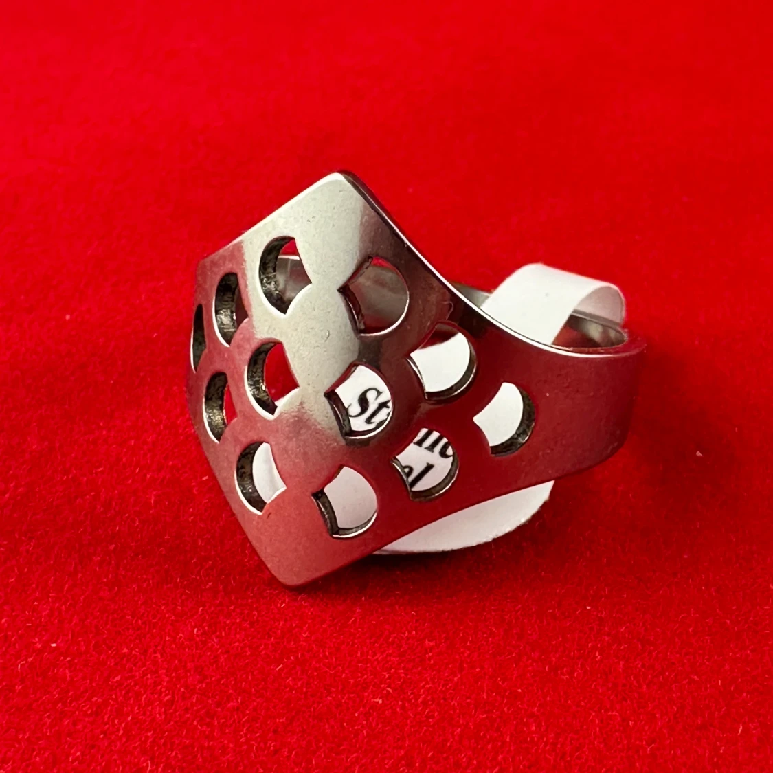 Läcker ring i rostfritt stål