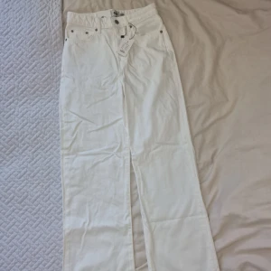 Jeans - Super fina, oanvända då de var för små