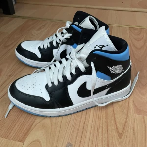 Nike Jordan 1  - Nästintill aldrig använda Jordan 1 i storlek 41.