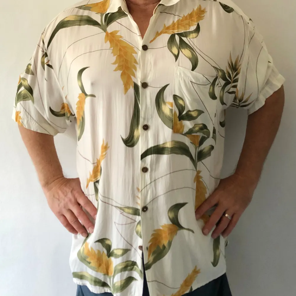 Somrig, skön herrskjorta köpt i Arizona, XL. Märket Biscayne Bay är från Florida. Snygg och ren, alla knappar finns. . Skjortor.