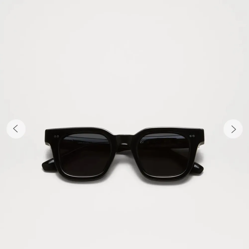 Säljer chimi solglasögon  Modell: 04 black  Påse och fodral samt låda tillkommer. Helt i nyskick.. Övrigt.