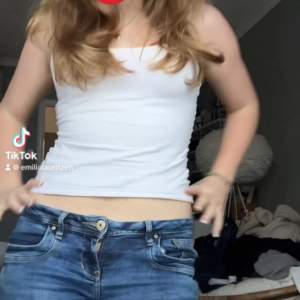 Ass snygga Ltb jeans som inte kommer till andvändning eftersom jag har två stycken!! Mina bilder!!! Har ni frågor är de ba skriva!!