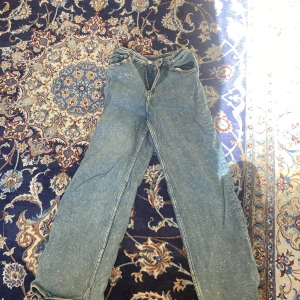 Glitterjeans ifrån H&M - Storlek 152