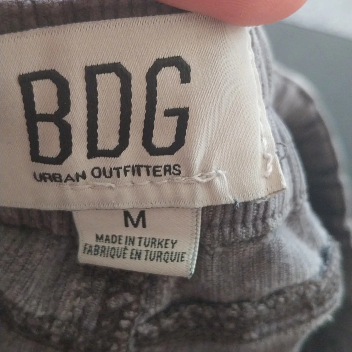 Breda gråa byxor  - 91