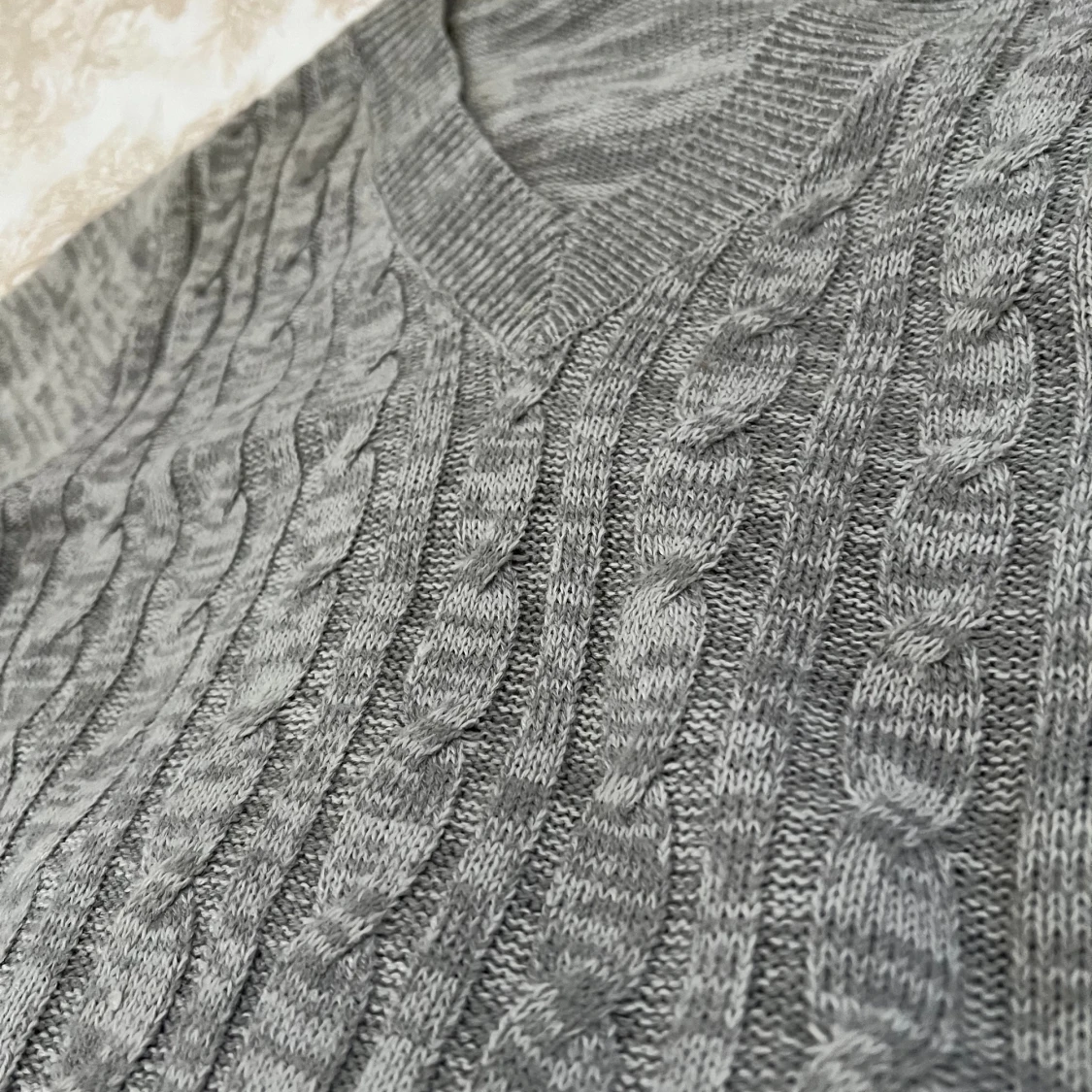 Grå stickad tröja - 90