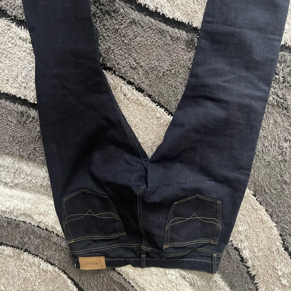 Tjena, säljer par helt nya ralph lauren jeans för billigt. W34 L 30 har den och har använt den 2-3 gånger. Går ner vid snabbaffär och skriv till mig för mer information.🧚‍♀️. Jeans & Byxor.