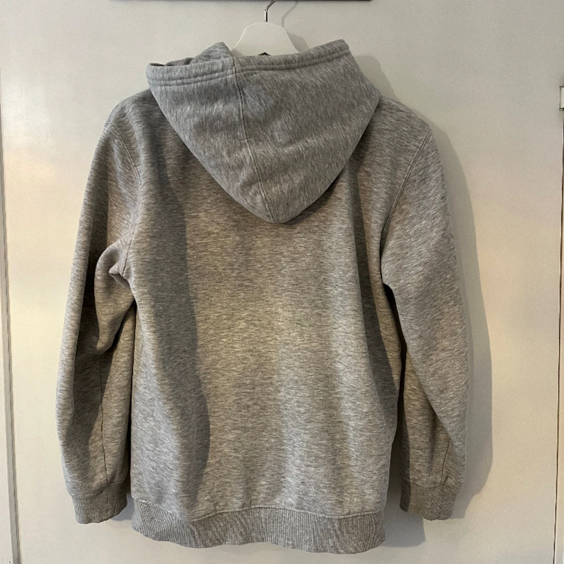 Grå zip hoodie weekday  - 91