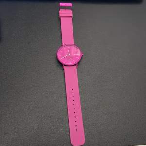Armbandsur SKAGEN AAREN PINK 41mm Stilig klocka i häftig färg med silikon armband. 