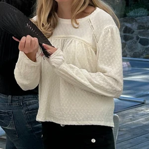 Blus - Krämvit blus från zara