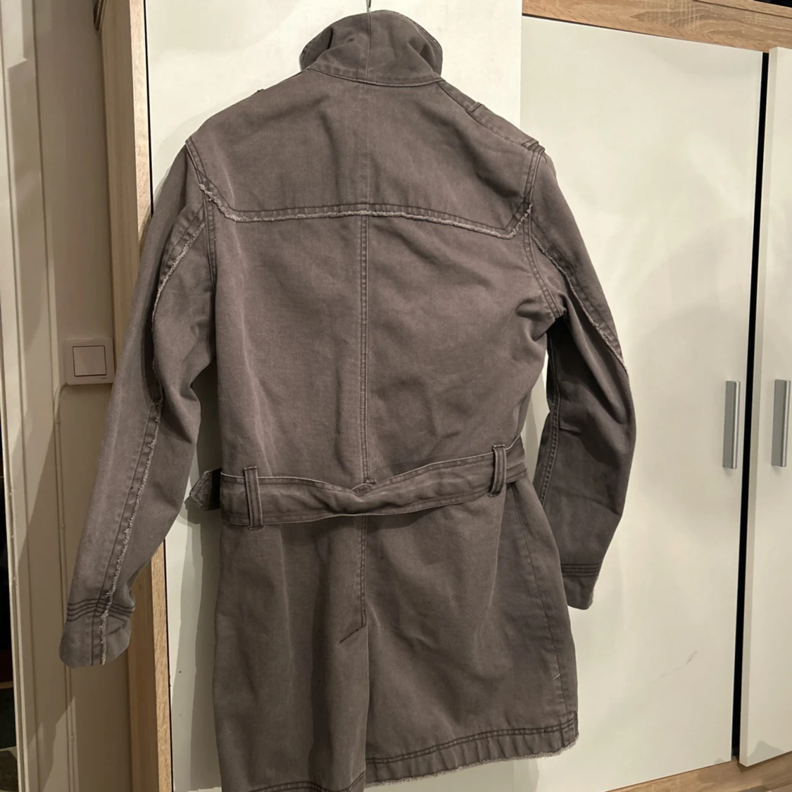 Grå denim trenchcoat - 90