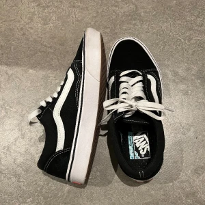 Vans Comfycush - Vans med comfycush sulan.  Använda 1 gång så i nyskick!