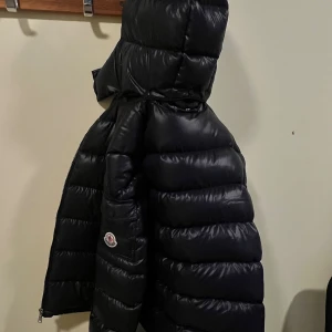 Maya moncler jacka - Säljer min äkta moncler jacka Pris kan diskuteras🤝🏼