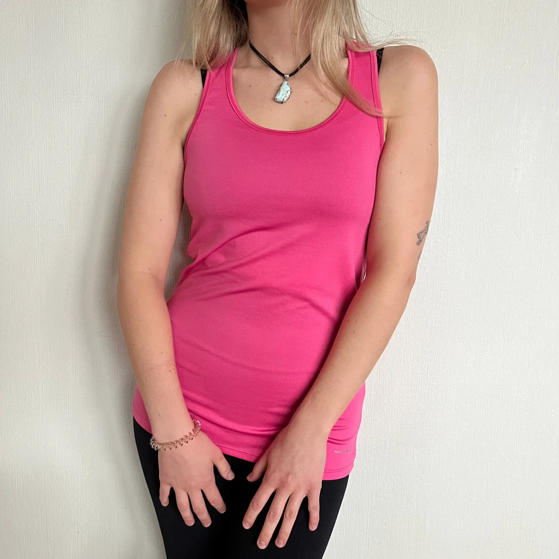 Soc pink sport top 