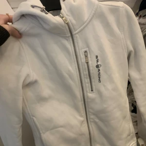 sail racing tröja - storlek xs aldrig använd för den är för liten inga defekter!!