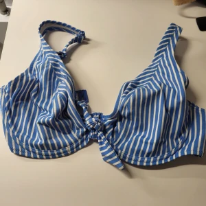 Bikini topp från La Leia. Stl 65 f - Bikini topp från La Leia. Stl 65f. Nyskick.