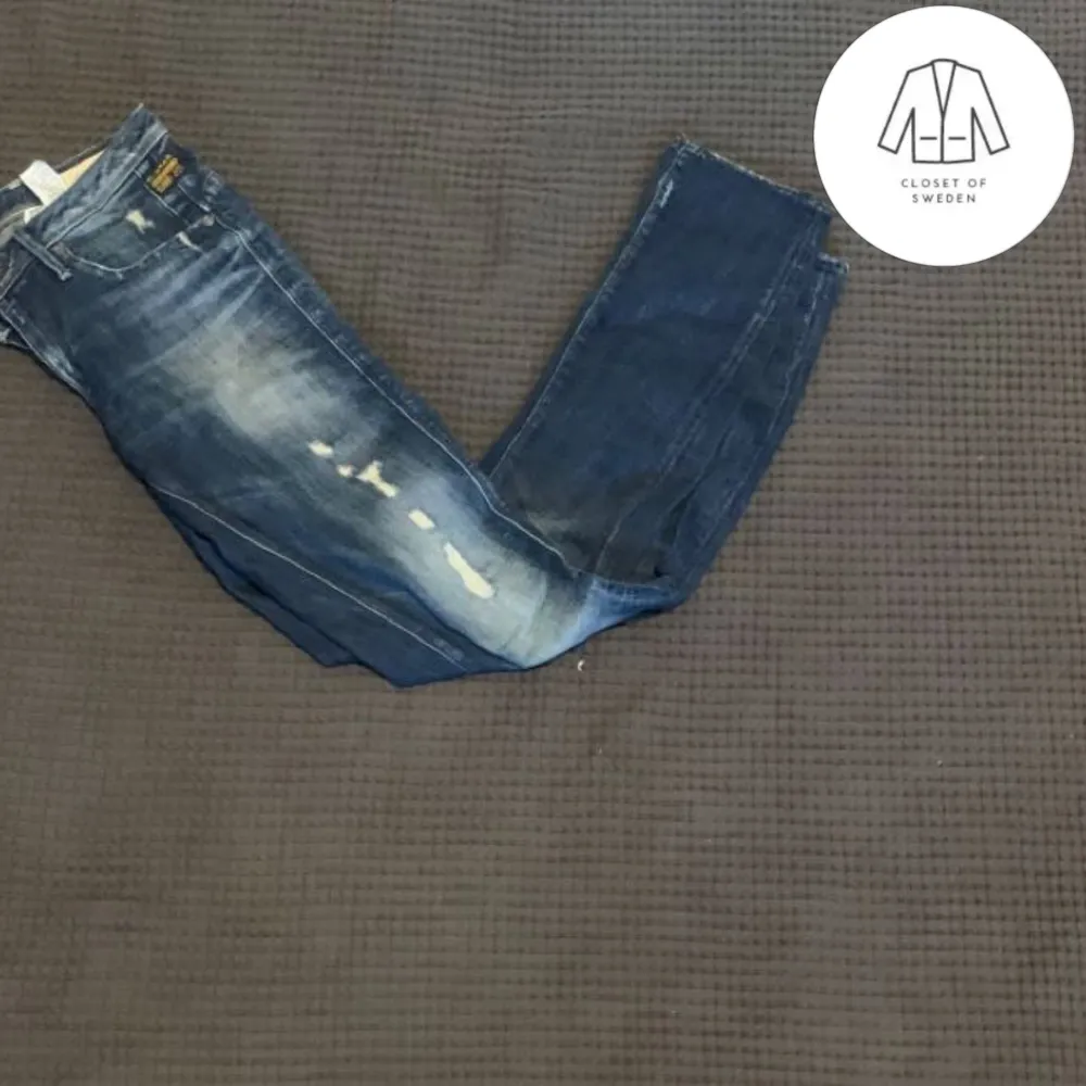 Skick 9,5/10🔥 Nypros 1300kr vårat pris 349kr🍾 Hör av er vid frågor eller fler bilder. Jeans & Byxor.