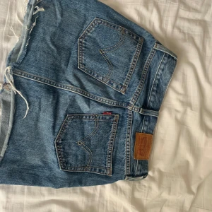 Levis kjol - Fin jeans kjol priset kan diskuteras skriv för bilder!💕