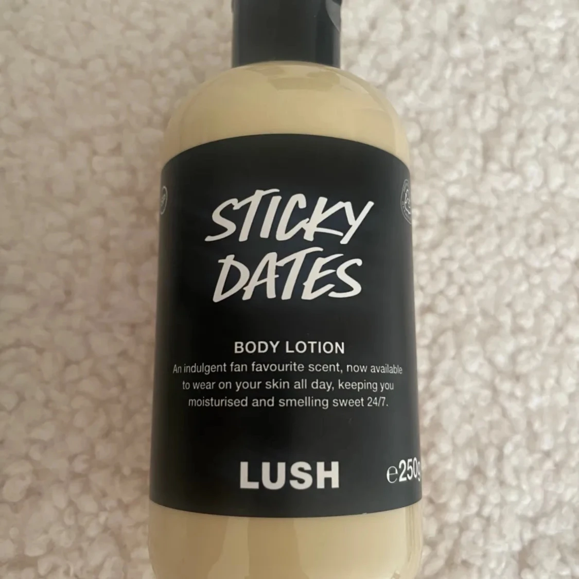 Sticky dates body lotion