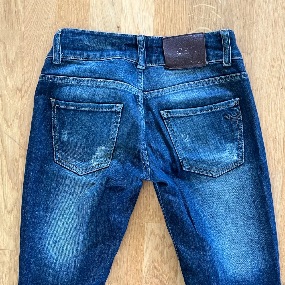 Snygga lågmidjade jeans från LTB. Bra skick. XS/34 med 30 i längd. Jeans & Byxor.