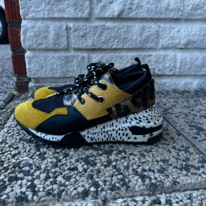Steve Madden Sneakers - endast använda ett fåtal gånger!