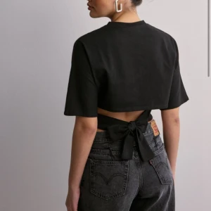 Nelly topp  - Jätte fin topp ifrån Nelly, nyskick. Nypris : 249kr.
