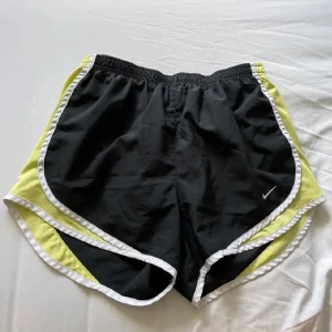 Nike vintage shorts - Jättecoola vintage Nike shorts som tyvärr blivit för små för mig 😪