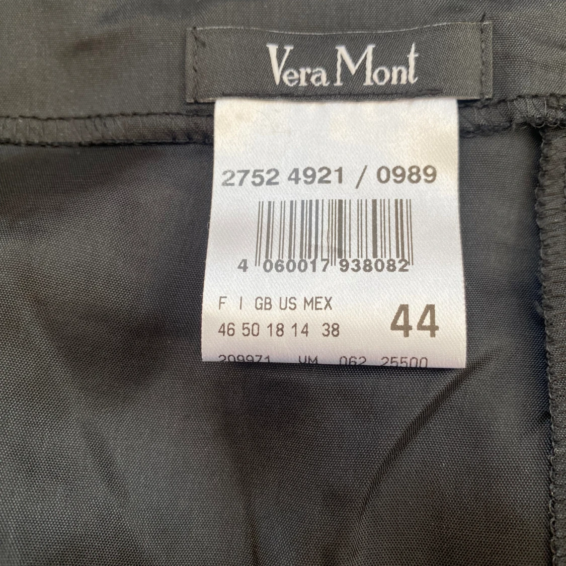 Svart långkjol med spets i strl 44 från Vera Mon - 92