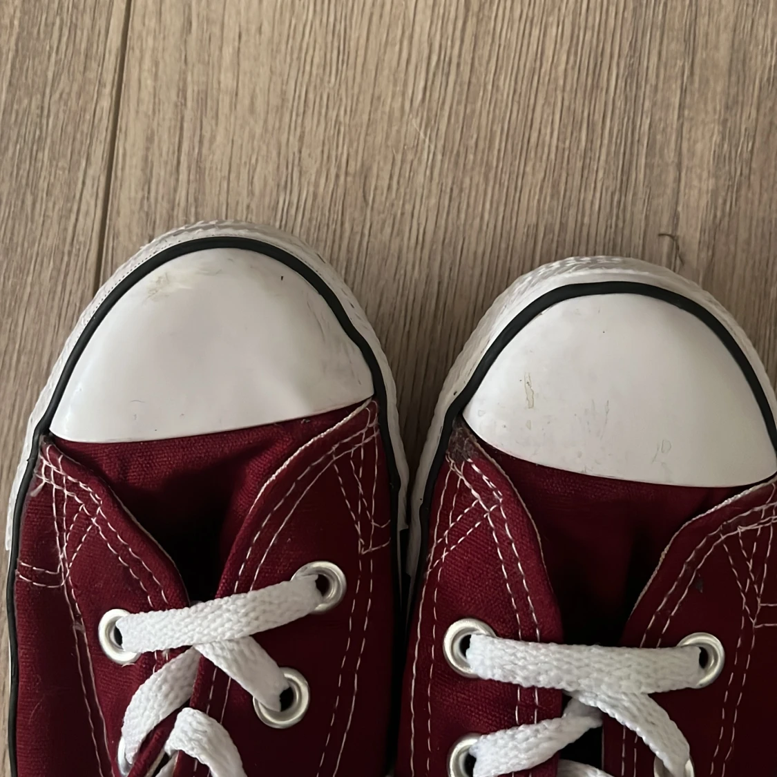 Converse mörkröda🥀 - 93