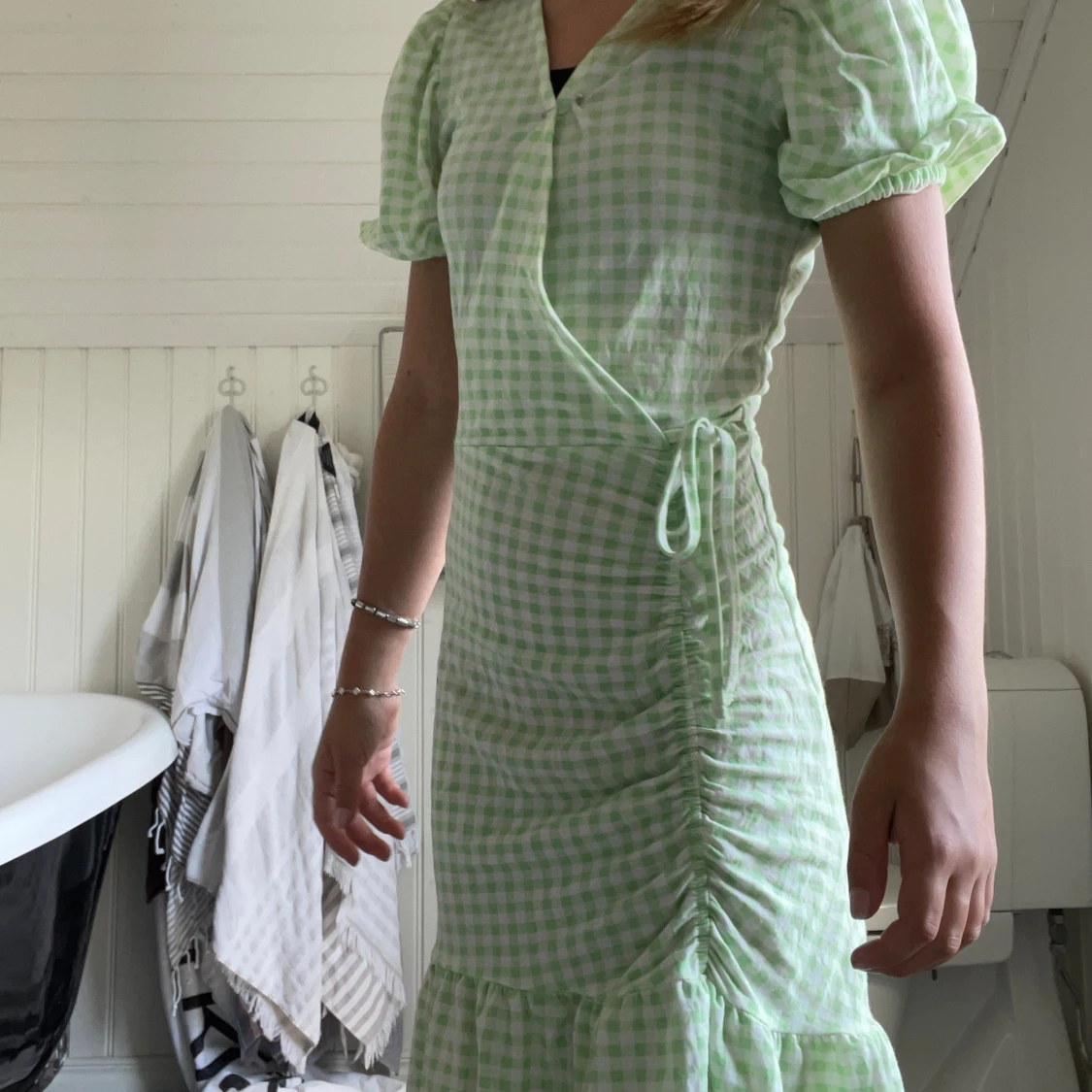 Rutig grön klänning - 91