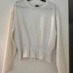 Topp från Gina Tricot - Fin topp från Gina Tricot🩷