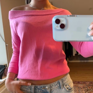 Rosa tröja - Superfin rosa tröja som aldrig kommer till användning 💓 2/3 ärmad. Använd gärna köp nu funktionen ❣️