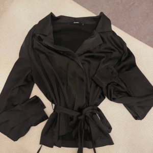 Blus  - Säljer denna blis från bikbok. 