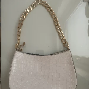 Väska - Säljer den här fina väskan!